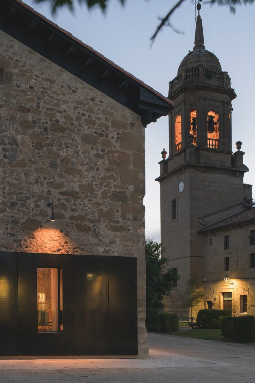 Casa Grande Hotel in La Rioja designed by Francesc Rife