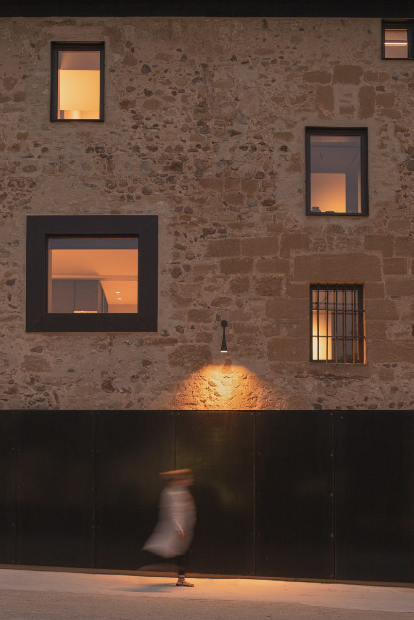 Casa Grande Hotel in La Rioja designed by Francesc Rife