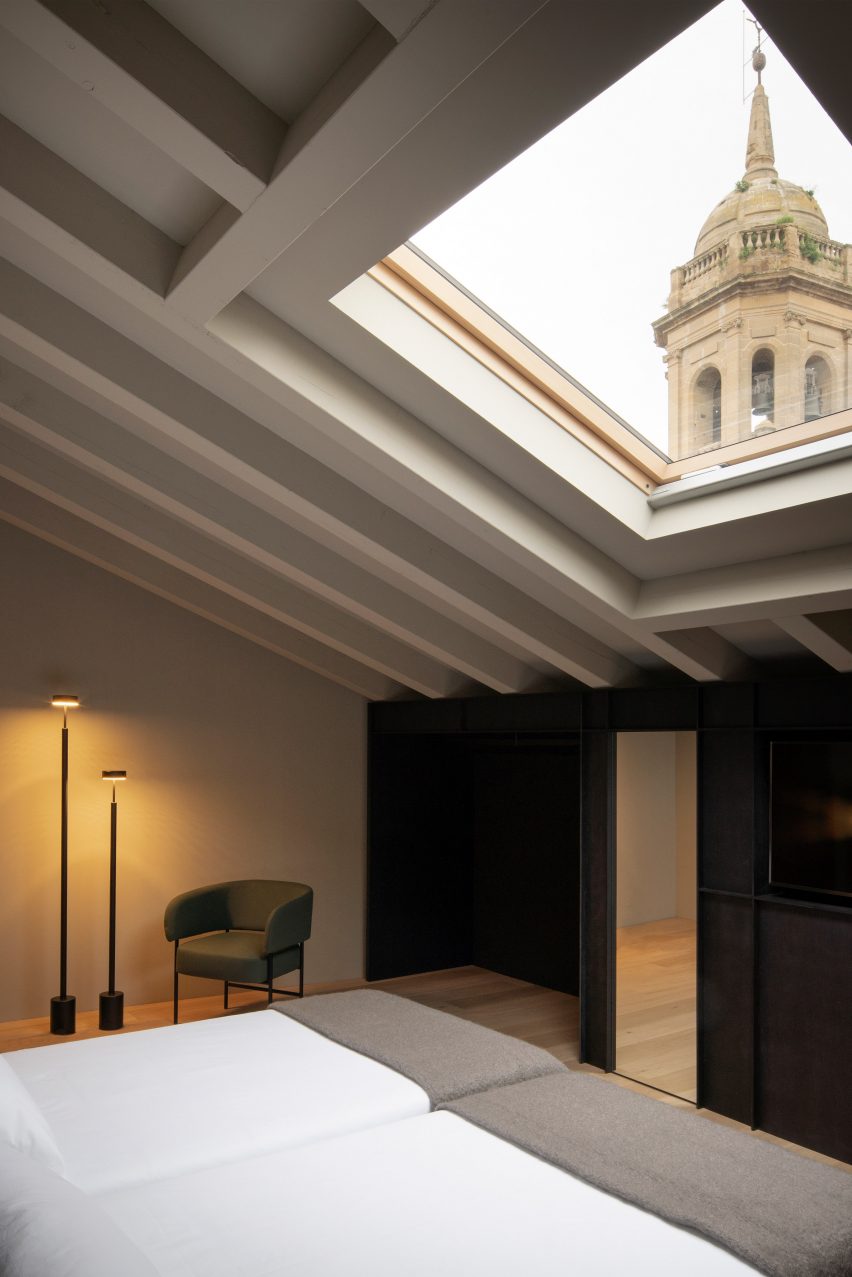Casa Grande Hotel in La Rioja designed by Francesc Rife