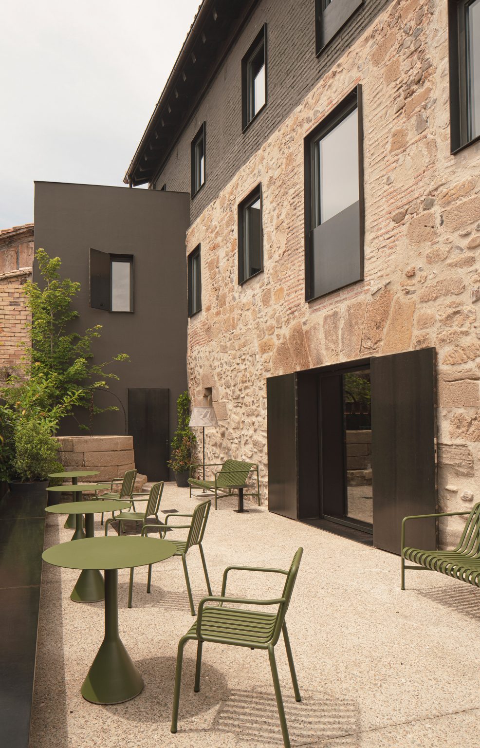 Casa Grande Hotel in La Rioja designed by Francesc Rife