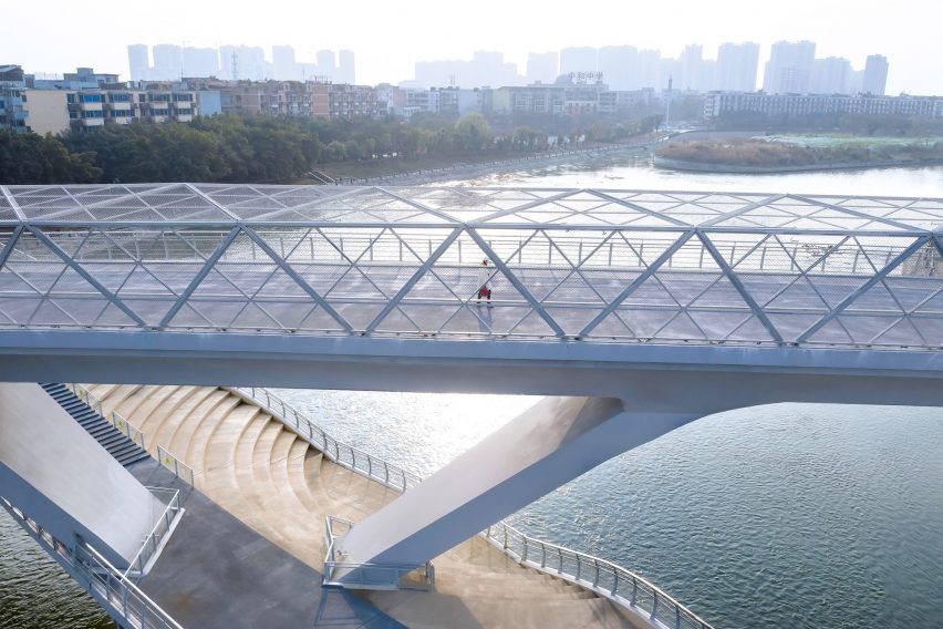Wuchazi Bridge in Chengdu by architects Tom Wünschmann, Achim Kaufer, Wei Cai and Philipp Buschmeyer and Chinese design institutes SADI and JDTM