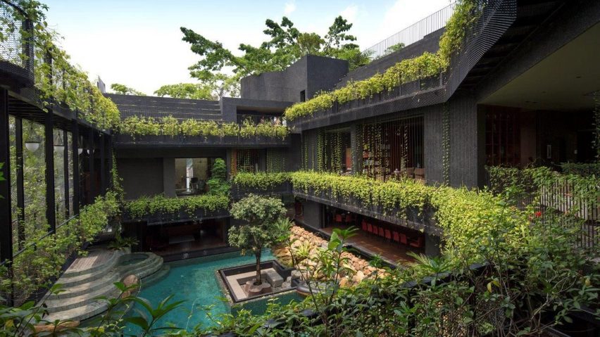 Courtyard living: Contemporary houses of the Asia-Pacific by Charmaine Chan