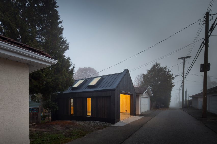 Eton Accessory building by Motiv Architects
