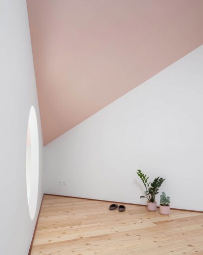 Porto micro-homes by Fala Atelier 