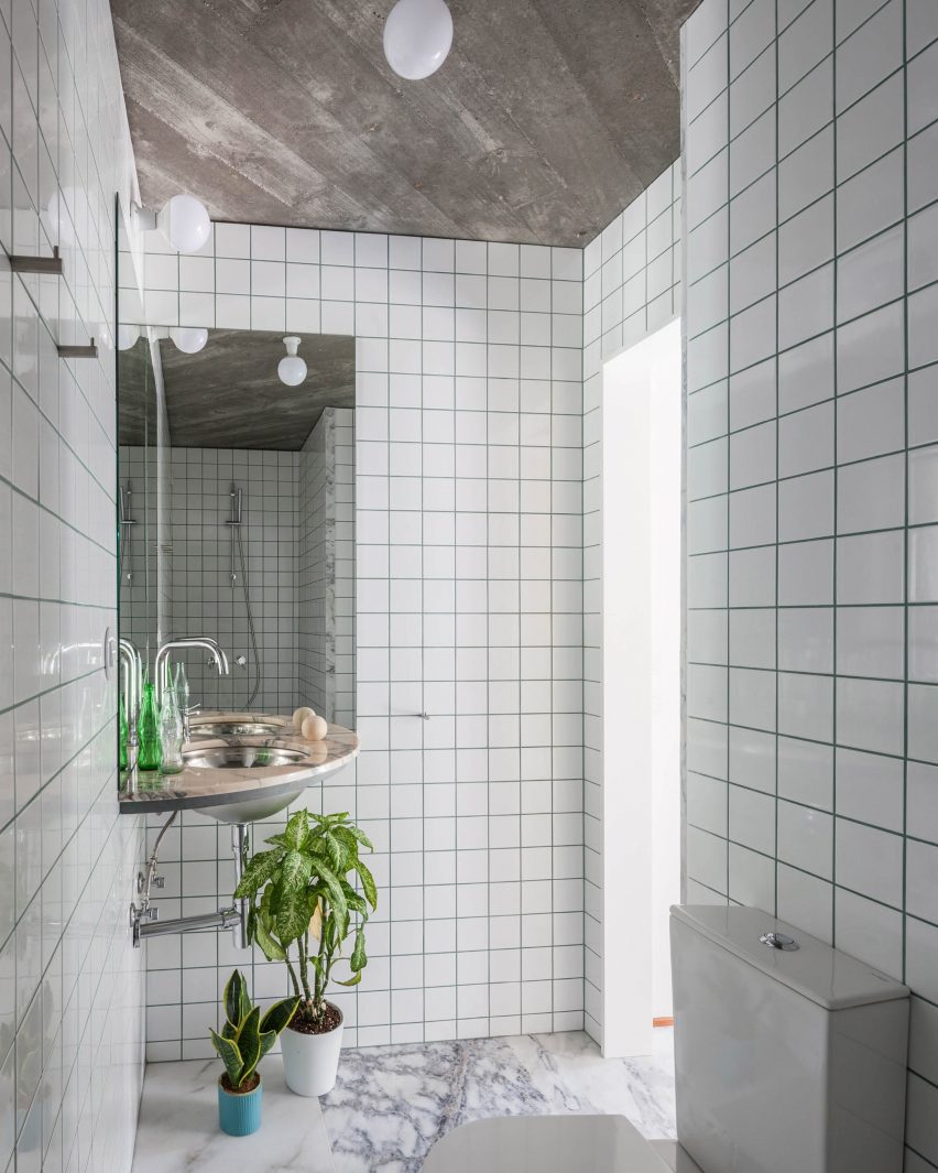Porto micro-homes by Fala Atelier 