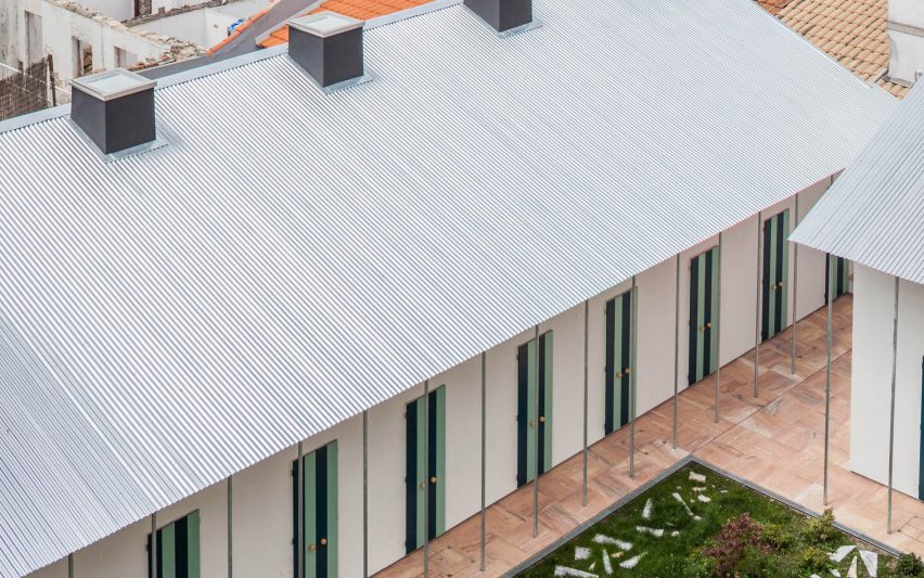 Porto micro-homes by Fala Atelier 