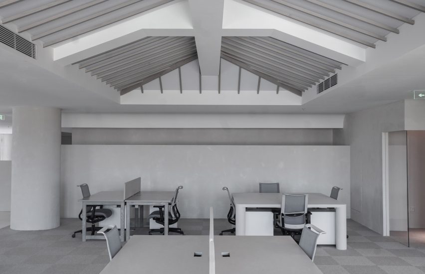 Fnji office in Beijing designed by Tra & Xi Studio