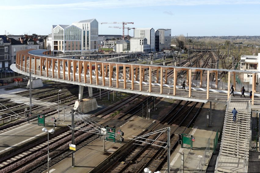 Footbridge in Angers by Dietmar Feichtinger Architectes