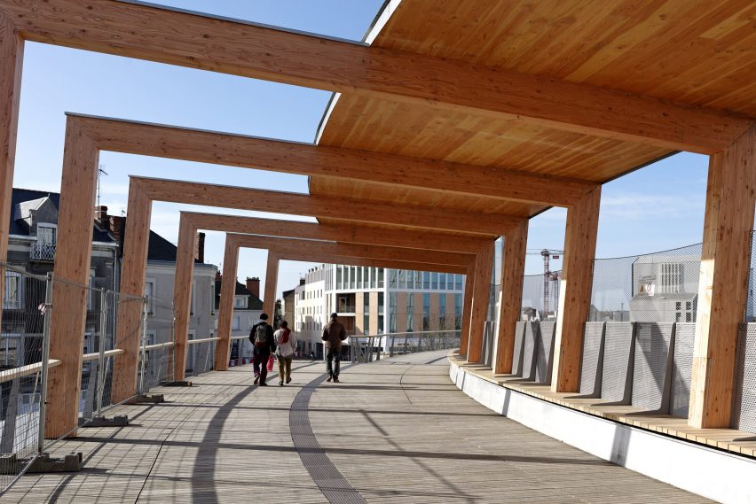 Footbridge in Angers by Dietmar Feichtinger Architectes