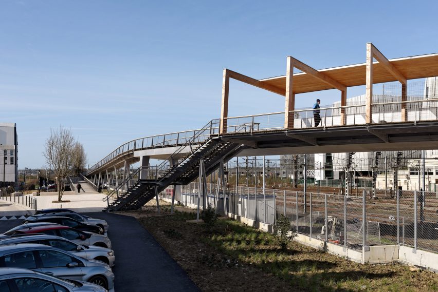 Footbridge in Angers by Dietmar Feichtinger Architectes