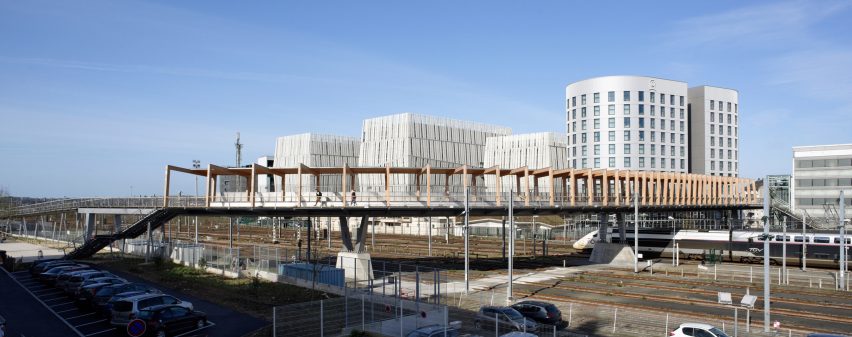 Footbridge in Angers by Dietmar Feichtinger Architectes
