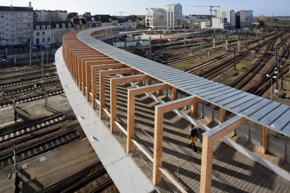 Footbridge in Angers by Dietmar Feichtinger Architectes