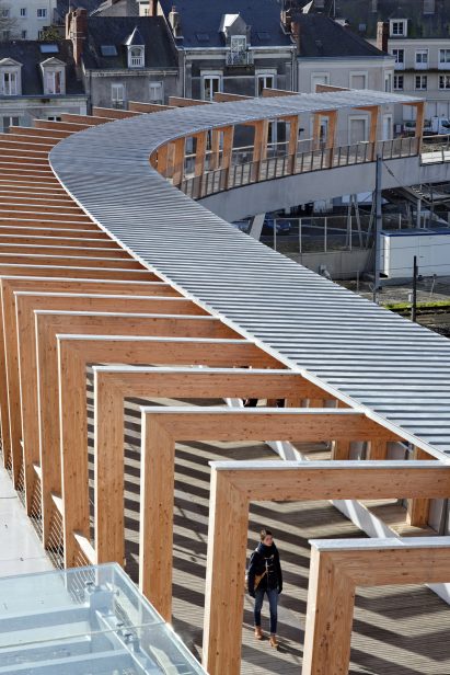 Footbridge in Angers by Dietmar Feichtinger Architectes