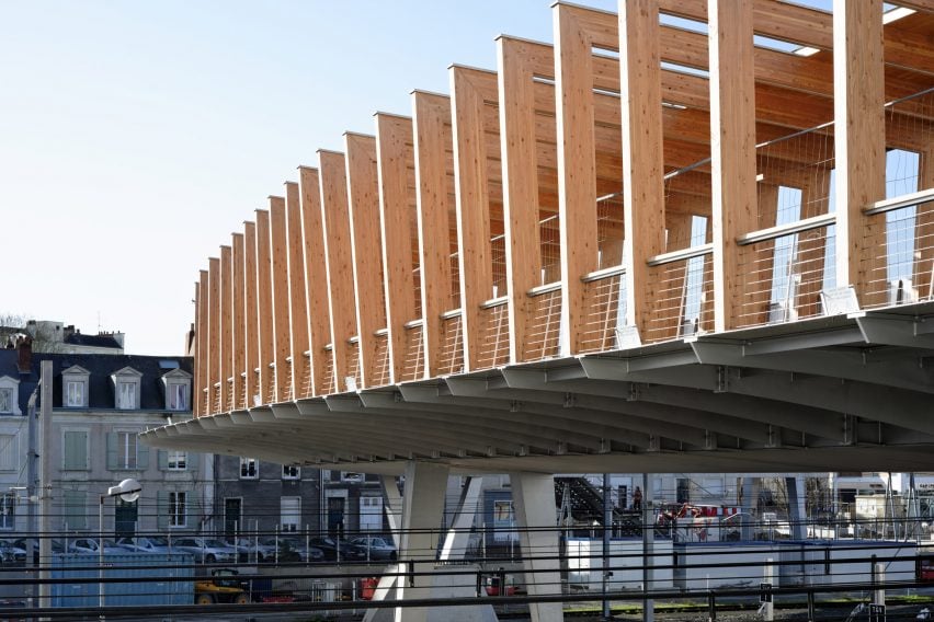 Footbridge in Angers by Dietmar Feichtinger Architectes