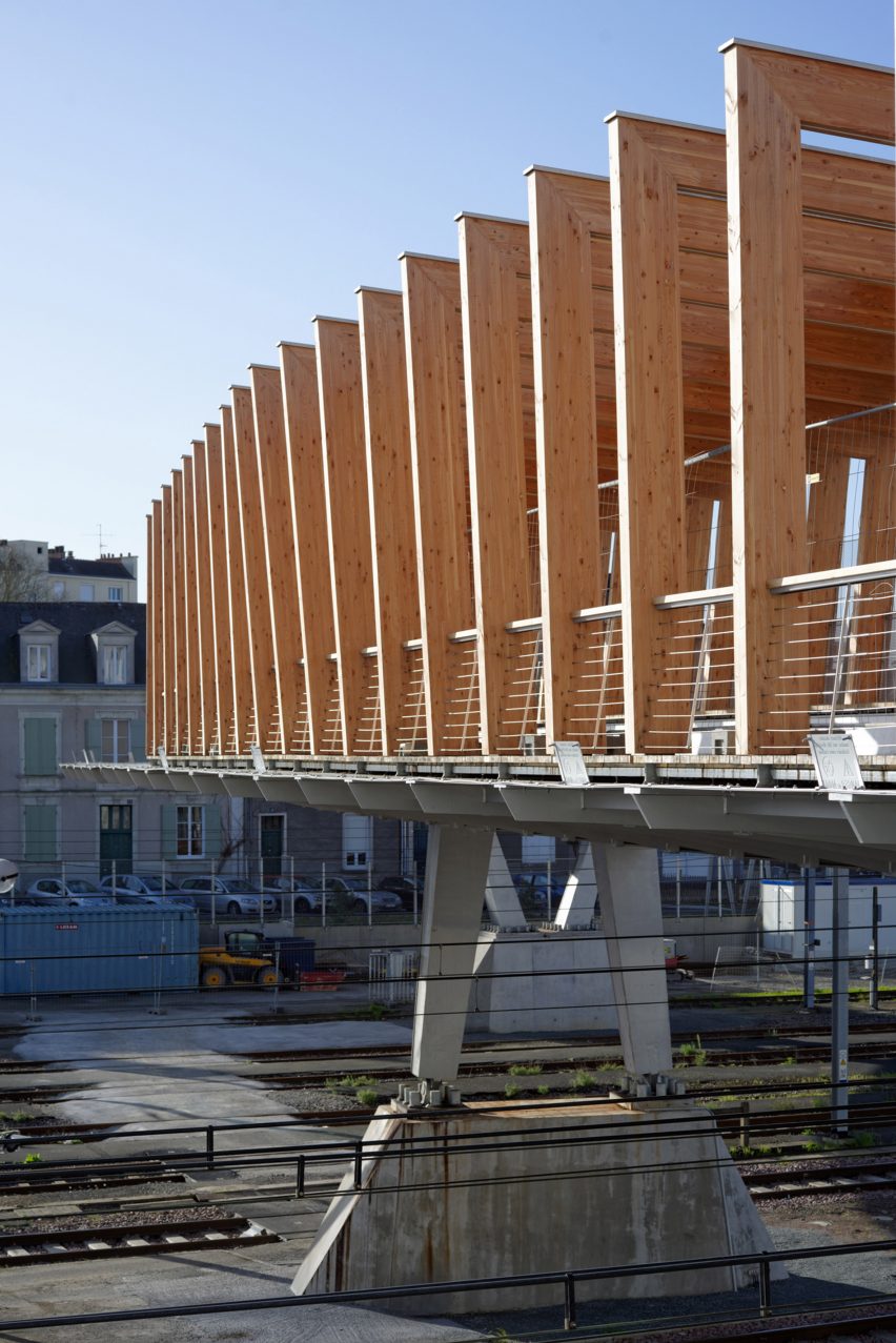 Footbridge in Angers by Dietmar Feichtinger Architectes