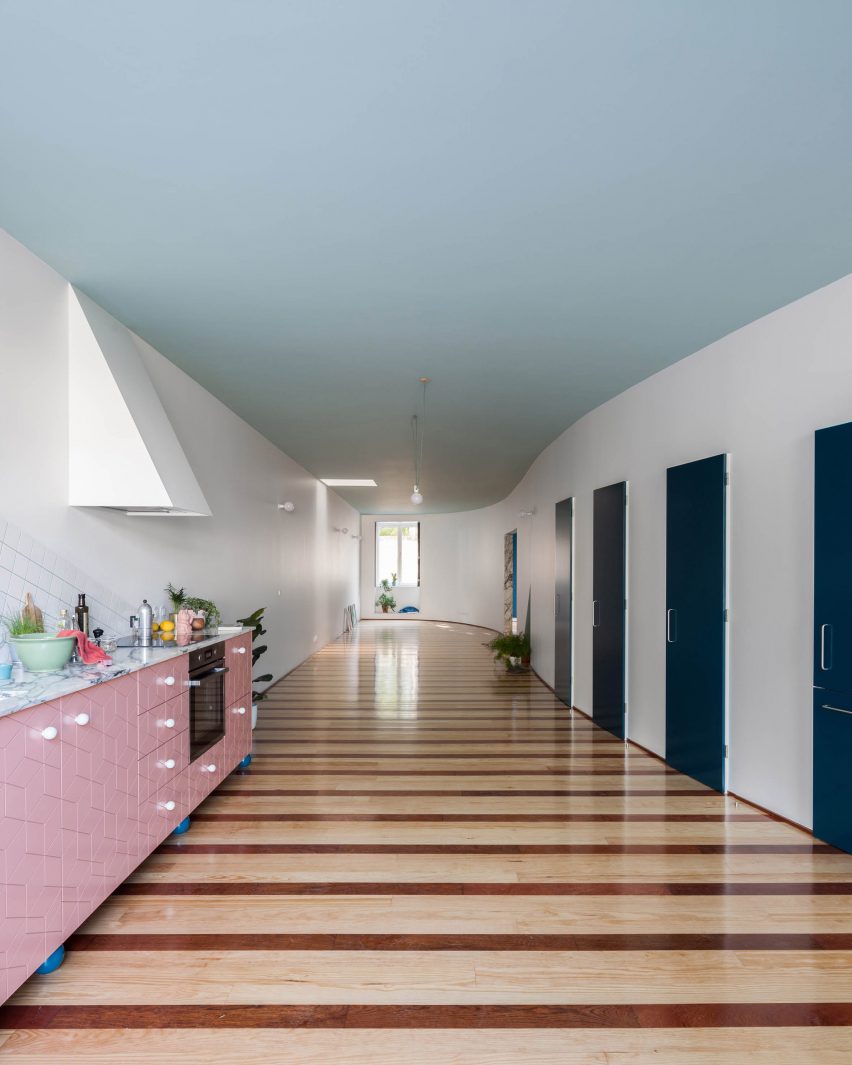 House in Fontaínhas by Fala Atelier