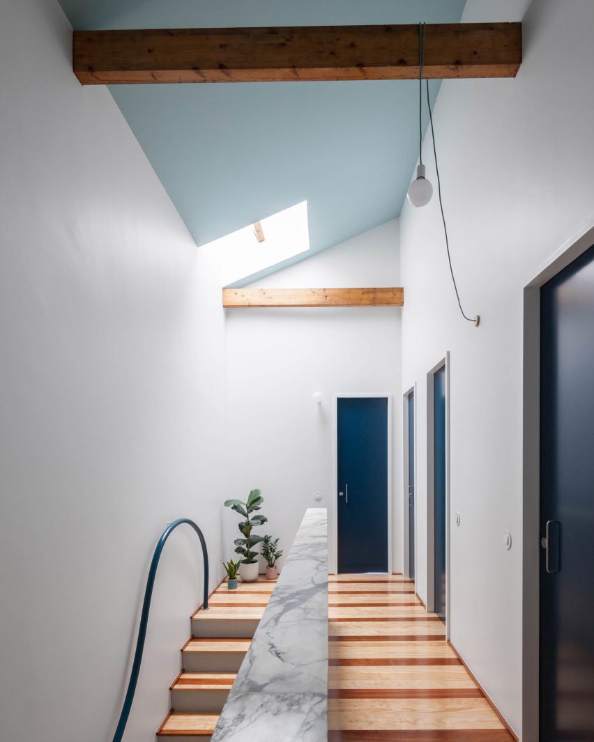 House in Fontaínhas by Fala Atelier