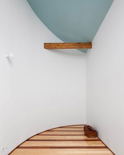 House in Fontaínhas by Fala Atelier