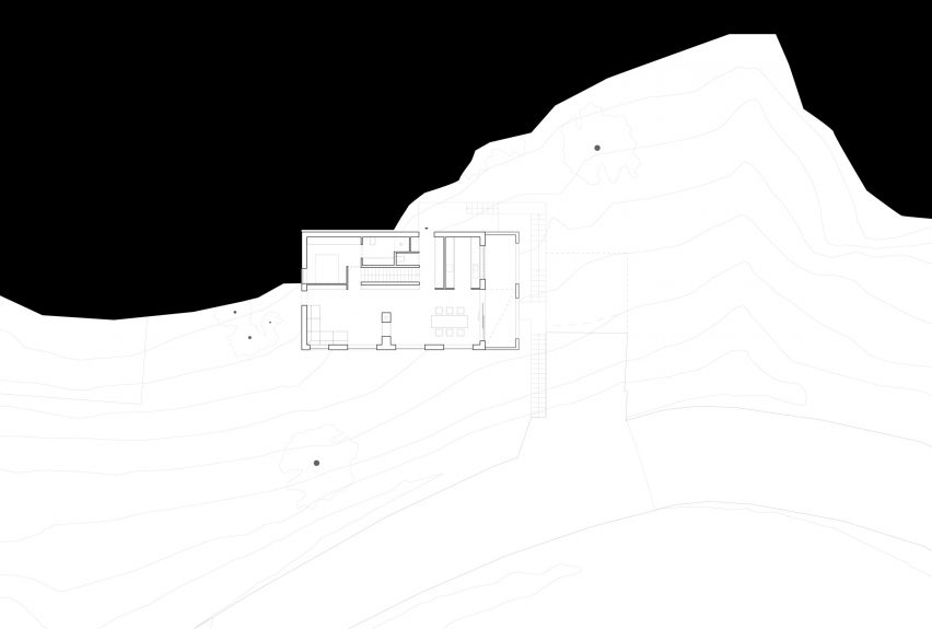 Red concrete house by Sanden+Hodnekvam