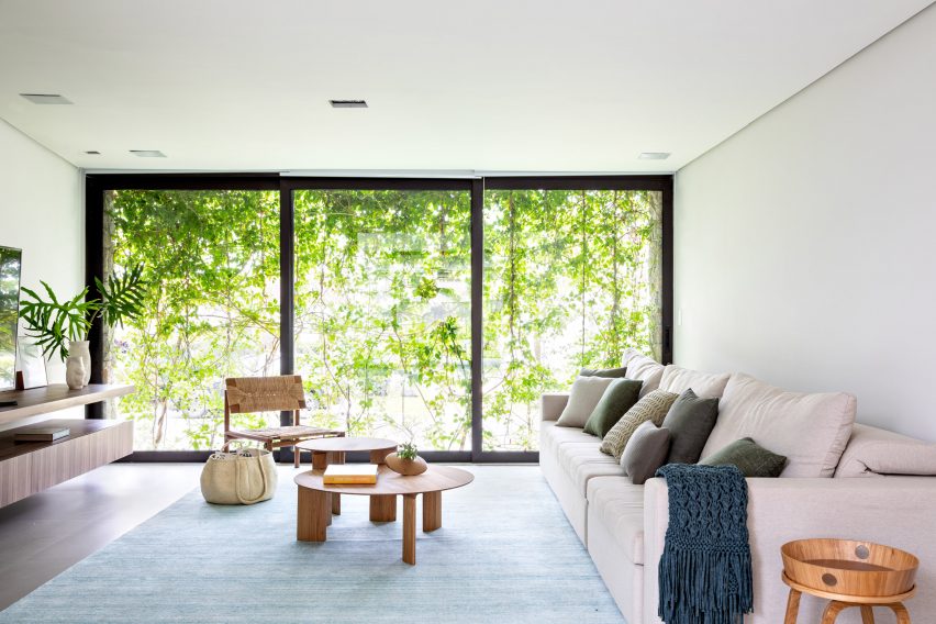 House NK by Rua 141 and Zalc Arquitetura