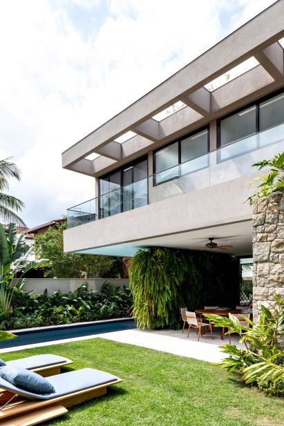 House NK by Rua 141 and Zalc Arquitetura
