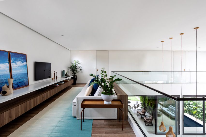 House NK by Rua 141 and Zalc Arquitetura