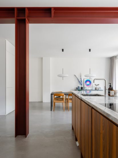 House with Four Columns in Amsterdam designed by Unknown Architects