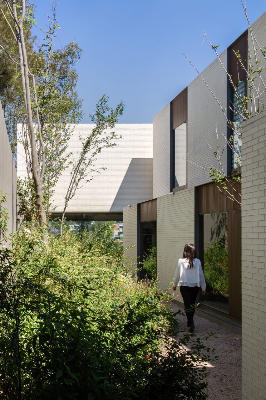 Housing in Amatepec by Manuel Cervantes Estudio