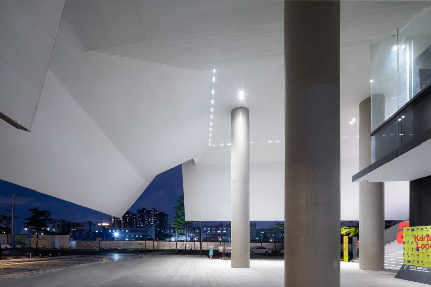 iADC Design Museum in Shenzhen's Bao'an district by Rocco Design Architects 