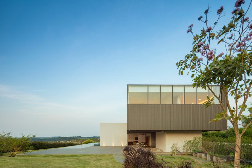 JY House by Studio Arthur Casas