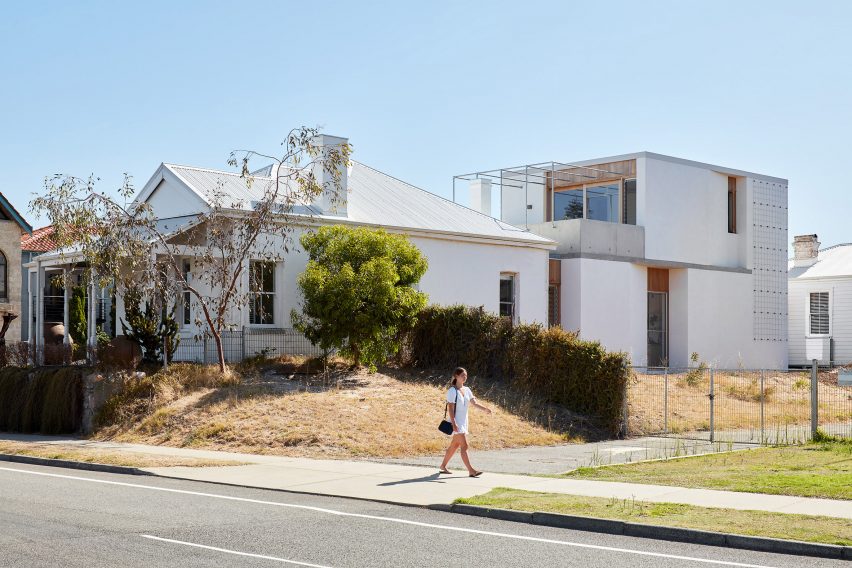 Marine house extension designed by David Barr Architects