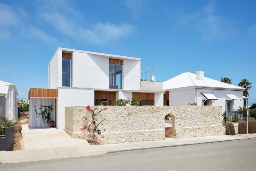 Marine house extension designed by David Barr Architects
