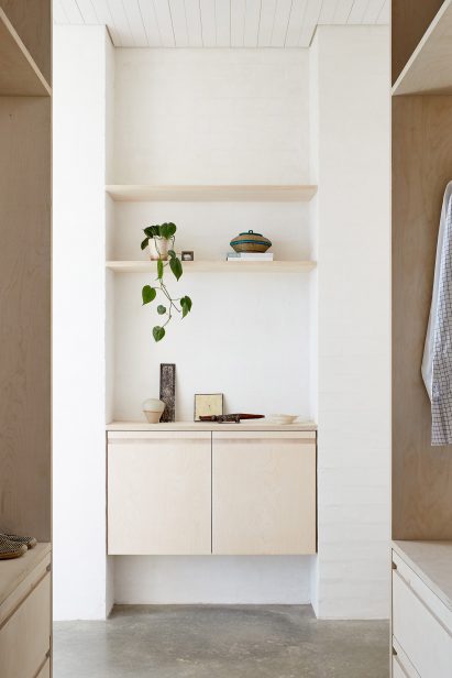 Marine house extension designed by David Barr Architects
