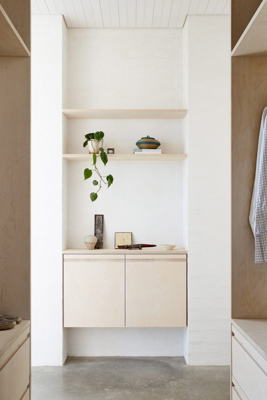 Marine house extension designed by David Barr Architects