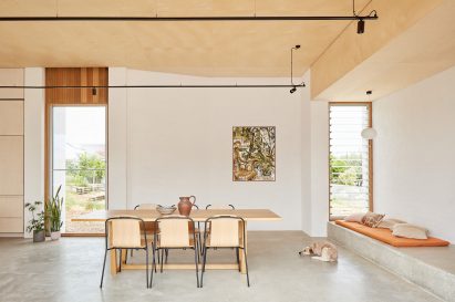 Marine house extension designed by David Barr Architects