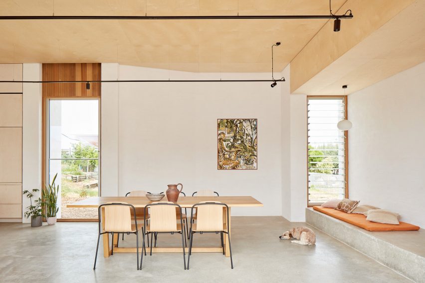Marine house extension designed by David Barr Architects