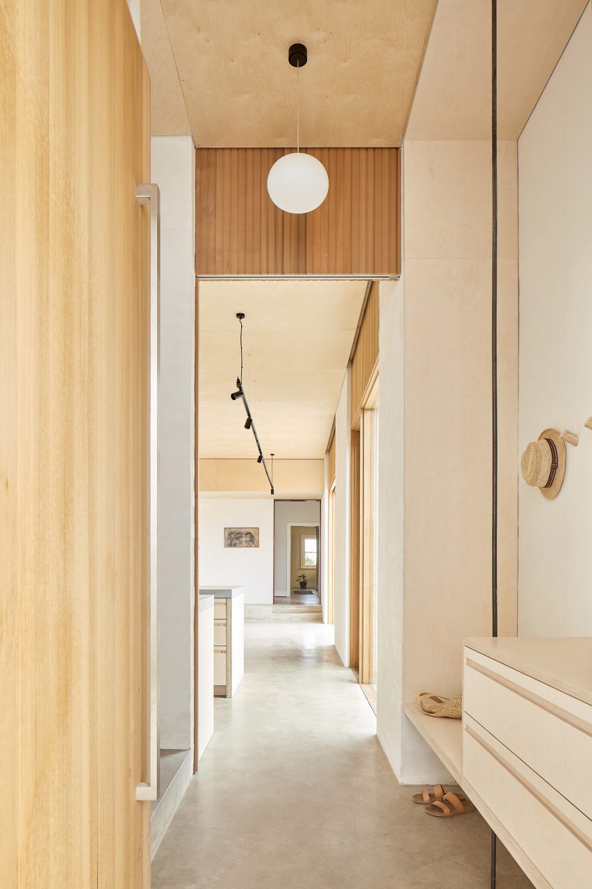 Marine house extension designed by David Barr Architects