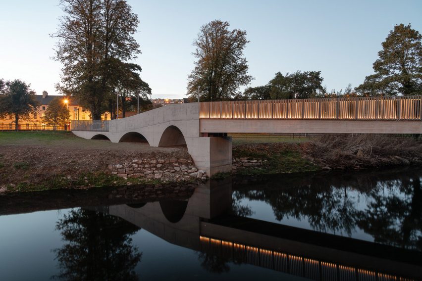 Cavanagh Bridge at University College Cork by O'Donnell + Tuomey