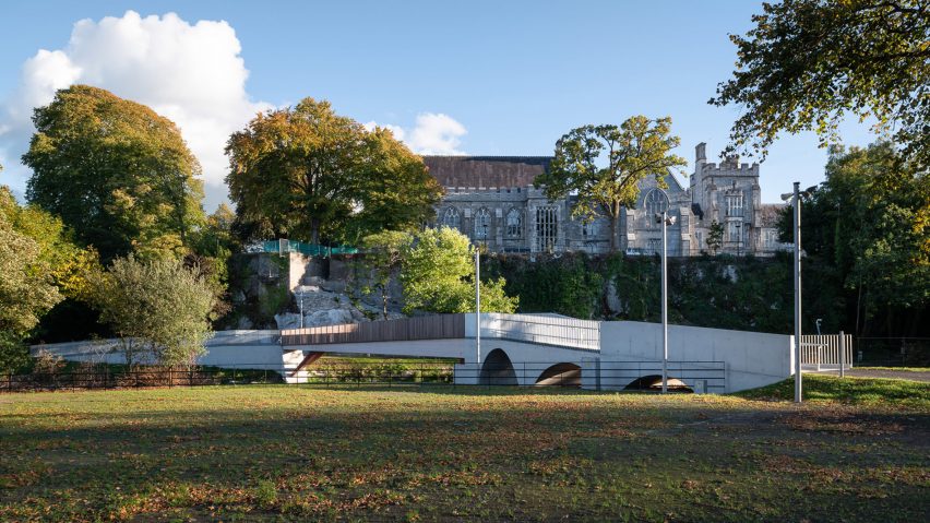Cavanagh Bridge at University College Cork by O'Donnell + Tuomey