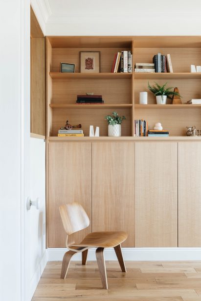 Riverside apartment by Format Architecture Office