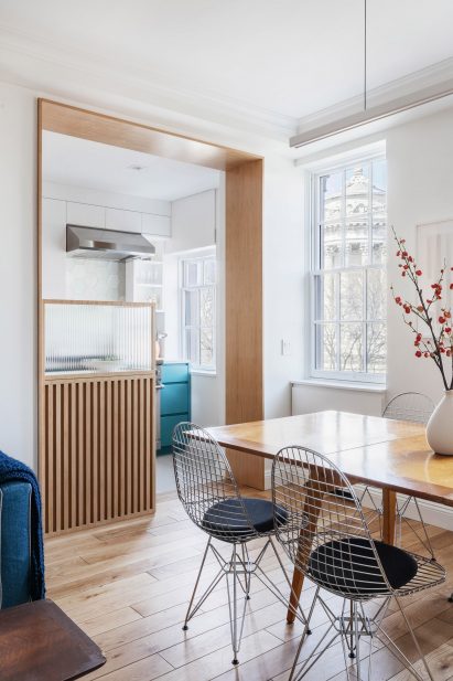 Riverside apartment by Format Architecture Office