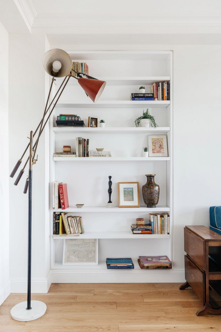 Riverside apartment by Format Architecture Office