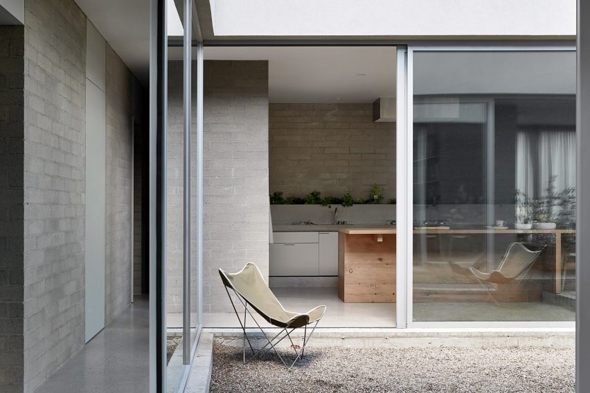 Ruxton Rise Residence in Melbourne designed by Studio Four