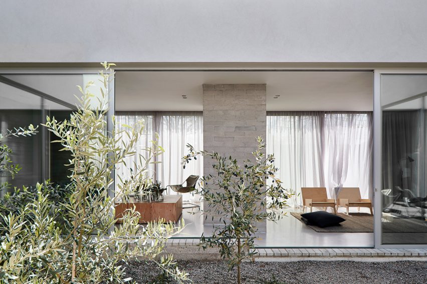 Ruxton Rise Residence in Melbourne designed by Studio Four