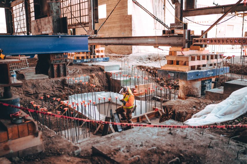 San Francisco building lifted 10 feet in preparation for rising sea levels