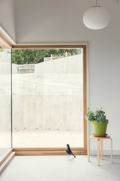 Santiagomendi House by Pauzarq Architects