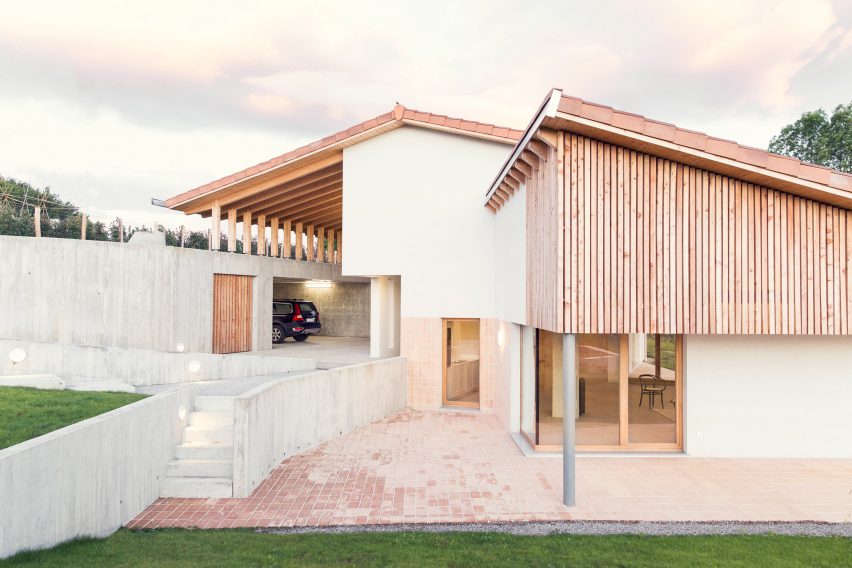 Santiagomendi House by Pauzarq Architects