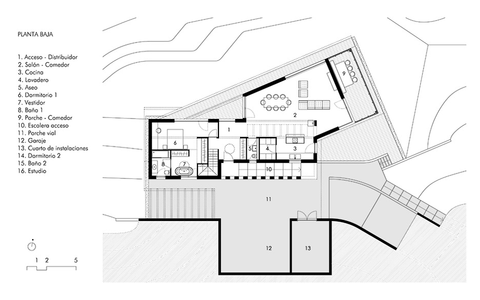 Santiagomendi House by Pauzarq Architects