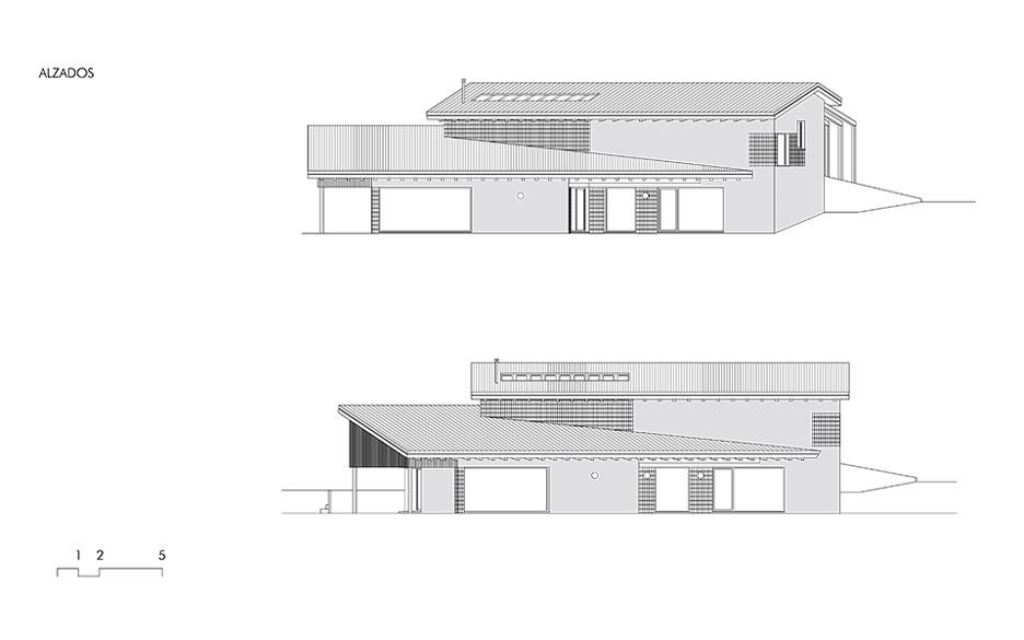 Santiagomendi House by Pauzarq Architects