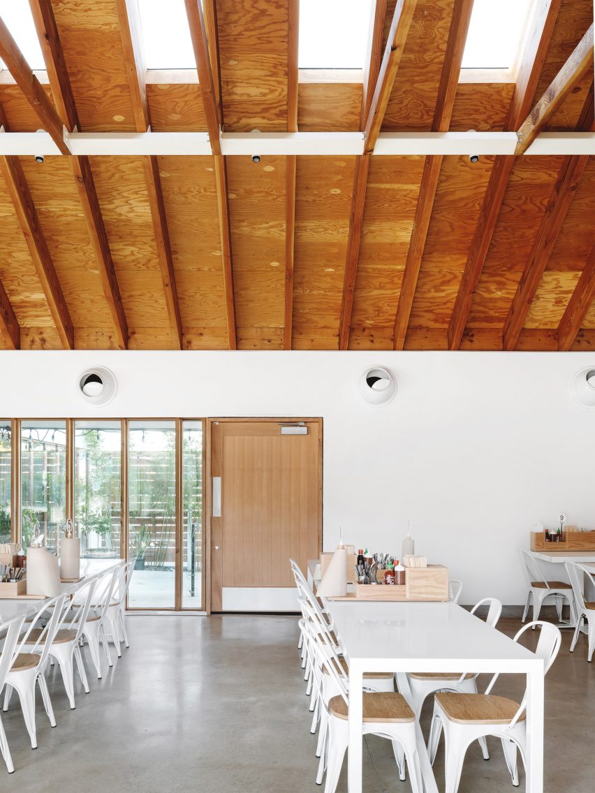 Sip Pho by Magic Architecture